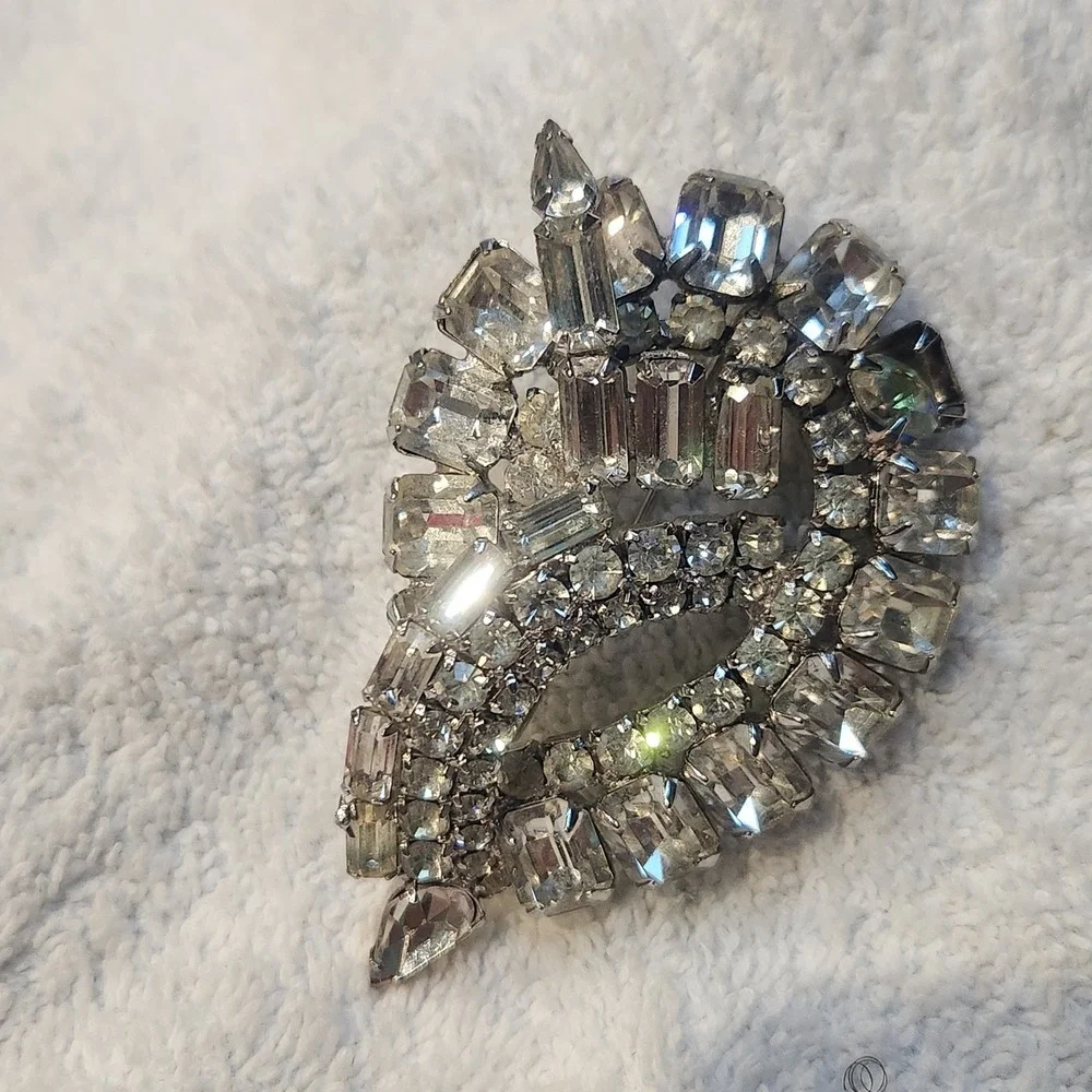 Silver Tone Clear Rhinestone Baguette Teardrop Brooch Pin Aurora Borealis vtg‎